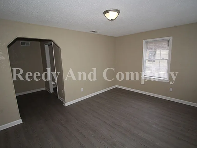 93 Eastview Dr — Photo 6