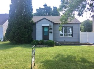 1541 University Dr N, Fargo, ND 58102