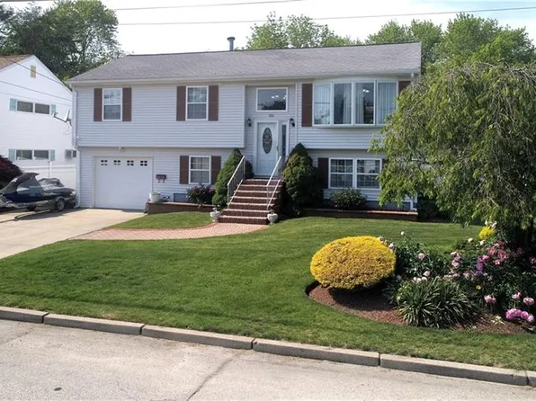 100 Belmont Rd, Cranston, RI 02910