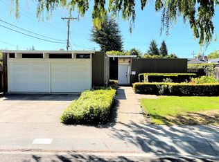 910 Elsinore Dr, Palo Alto, CA 94303