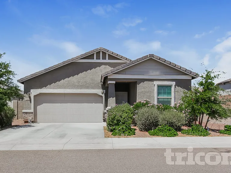 5882 N 195th Dr — Photo 1