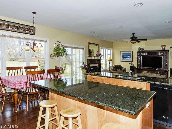 5th image of 410 William Plummer St