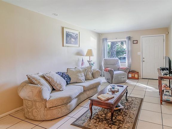 5th image of 4617 Balboa Dr