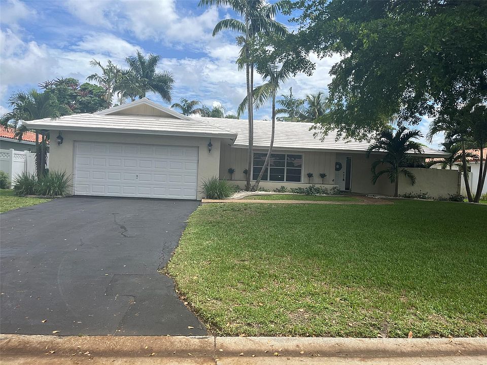 1st image of 10734 NW 17th Manor