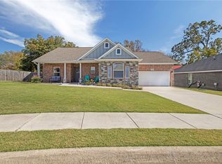 952 Glass St, Cave Springs, AR 72718