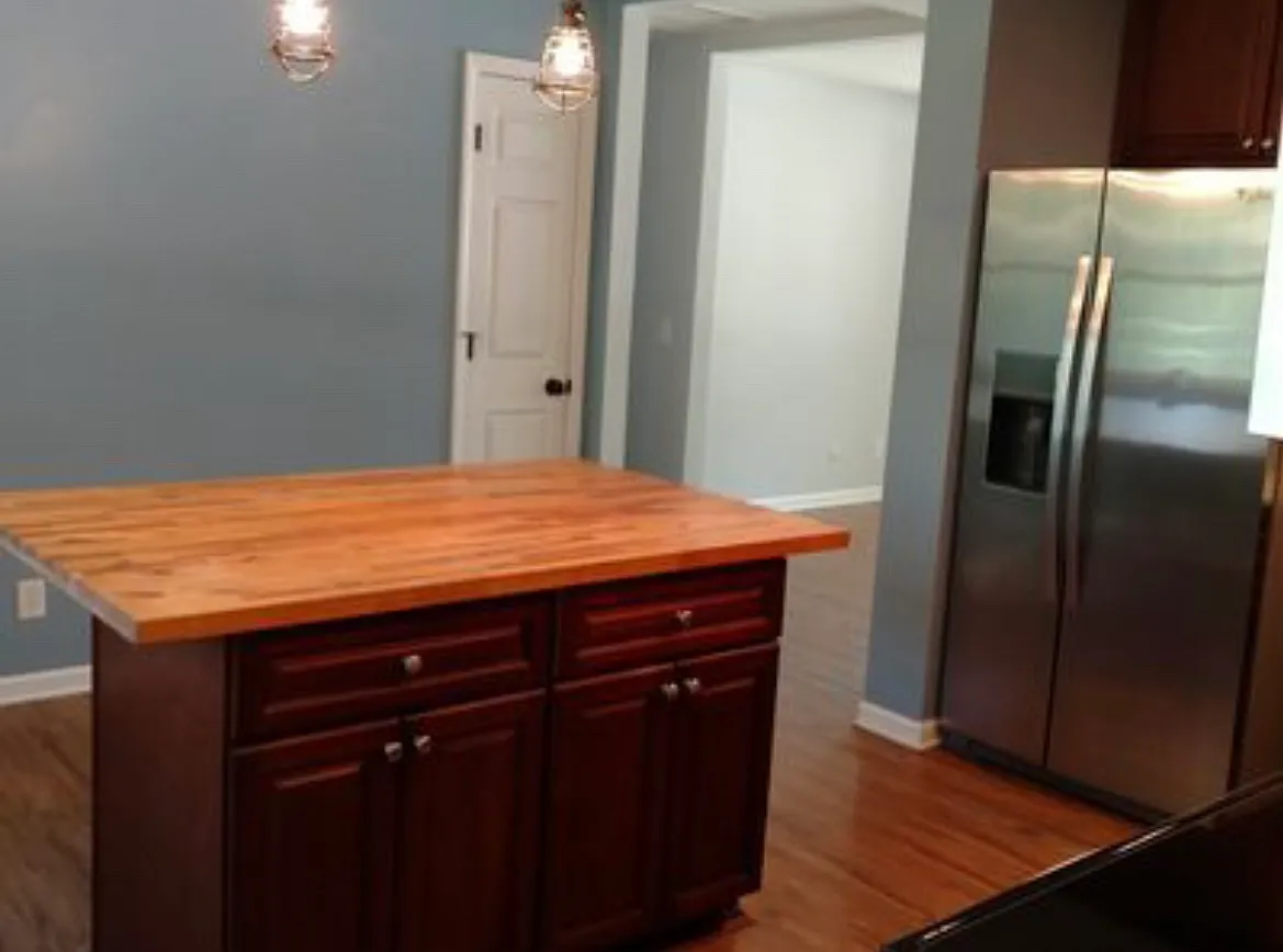3 bed, 1274 sqft, $1,950 — Photo 4