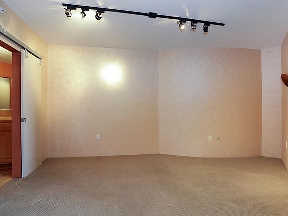 5th image of 3030 Post Oak Blvd Unit 609