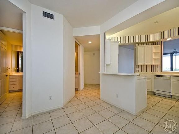 5th image of 410 Flagship Dr APT 406