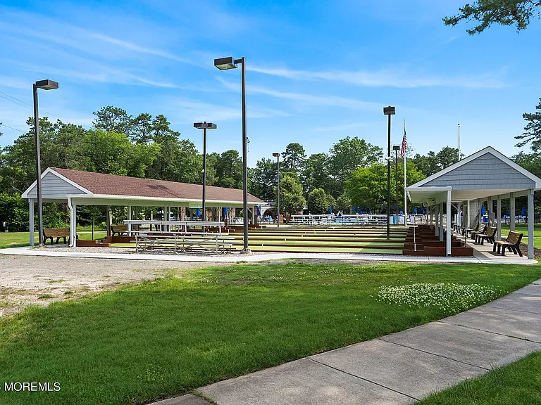 456B Chesterfield Ct — Photo 4