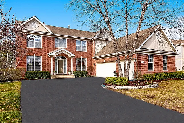 3286 Highland Rd photo 1