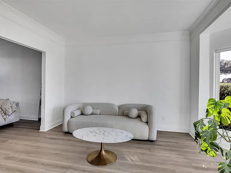 409 Baldwin St — Photo 18