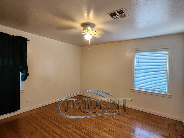 1117 Divver St — Photo 7