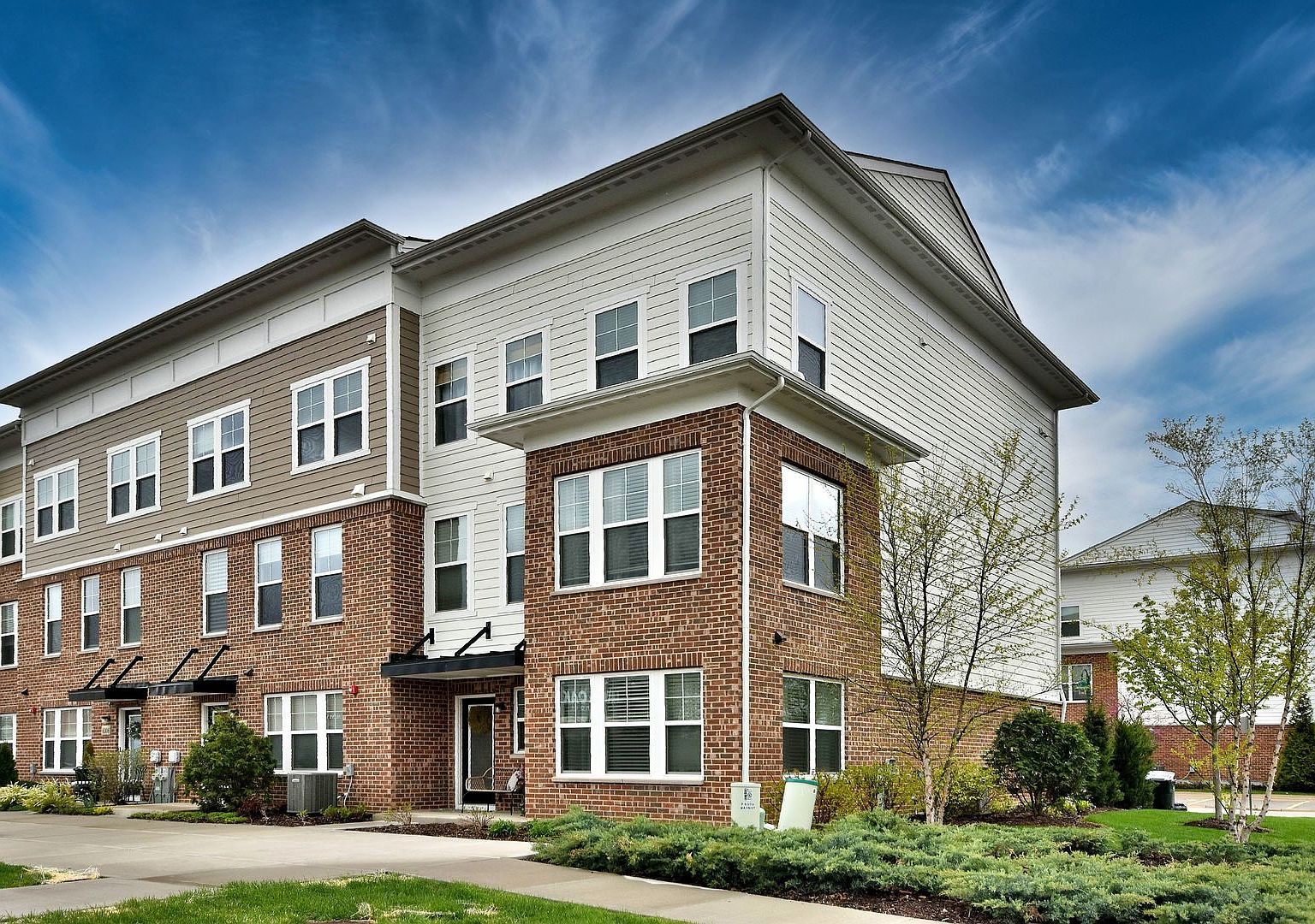 6304 Main St, Woodridge, IL 60517 Zillow