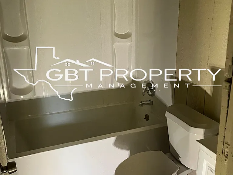 LPP - 428 S. Fredonia St. — Photo 12