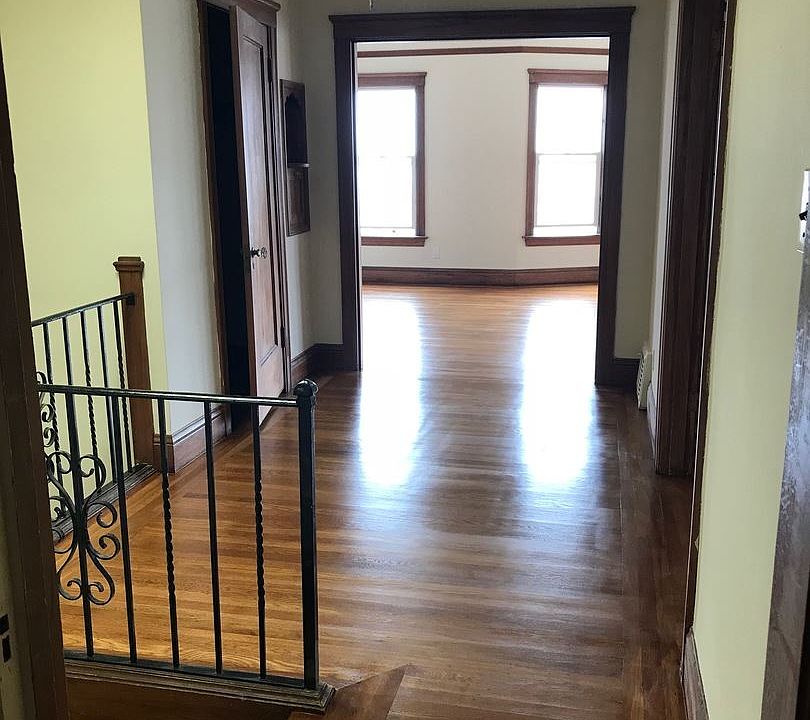 1st image of 2332 18th Ave
