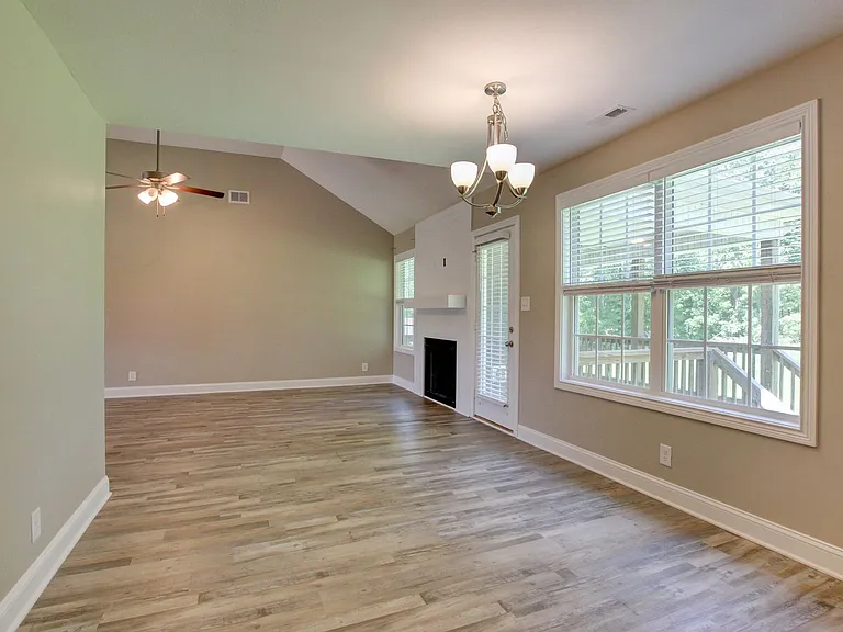 1121 Cardinal Creek Dr — Photo 65