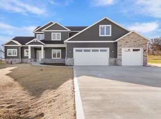 2213 Wooded Ridge Trl, Cottage Grove, WI 53527