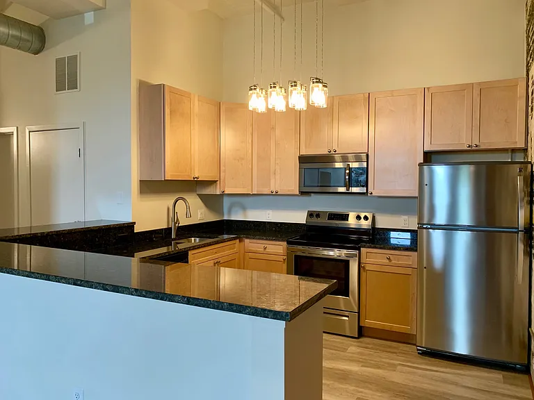 306 S Main St #2A — Photo 9