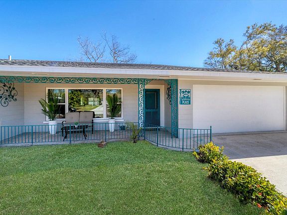 2nd image of 2756 Wisteria Pl