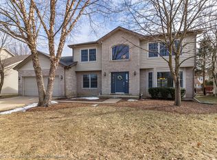1536 Oswego Rd, Naperville, IL 60540