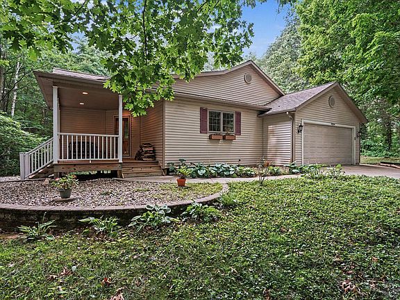 3rd image of 3334 Clearview Ln
