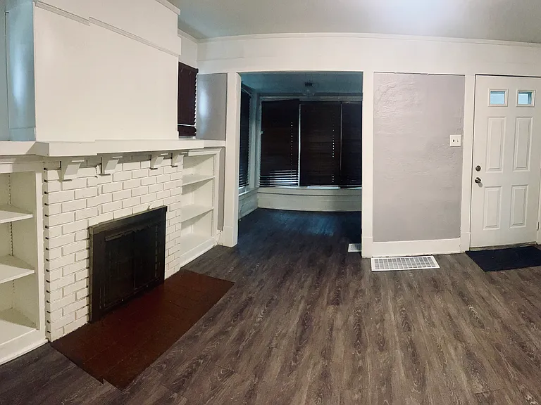 660 S Haworth Ave — Photo 16
