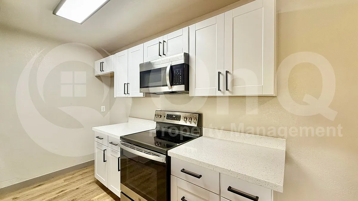 1 bed, 1.0 bath, 771 sqft, $1,249 — Photo 2