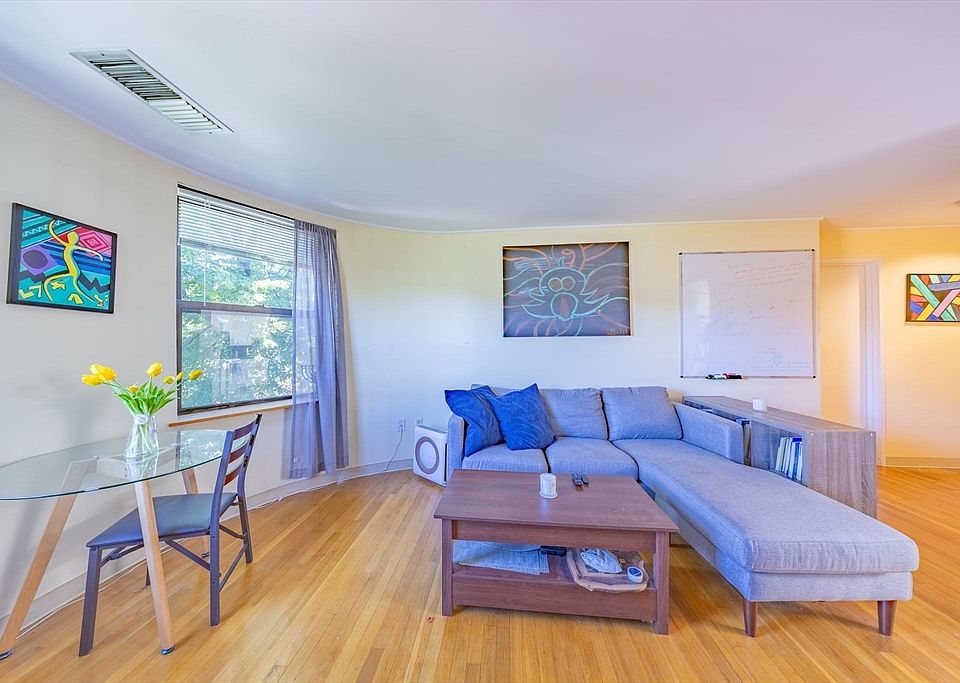 1st image of 102 Gainsborough St APT 402E