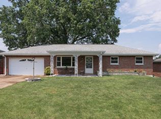 1121 Darding Dr, Saint Louis, MO