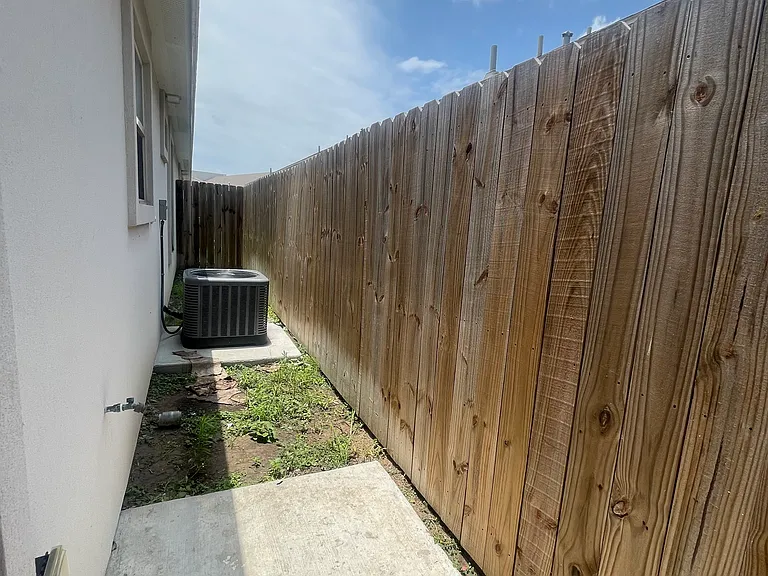 Bella Costa Dr — Photo 13