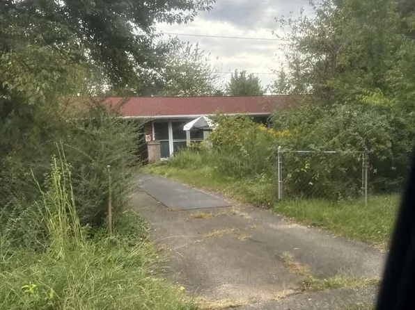 4519 Roundhill Rd, Alexandria, VA 22310