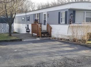 413 Upper Pmhe North Dr, East Stroudsburg, PA 18302