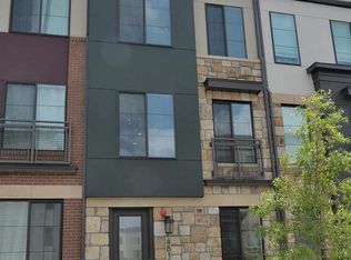 4817 Garden View Ln, Chantilly, VA 20151