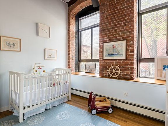 5th image of 420 12th St APT M1r