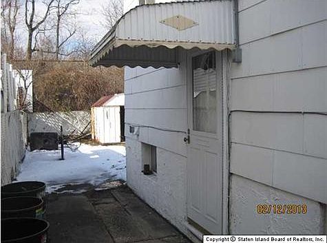 3rd image of 72 S Railroad Ave