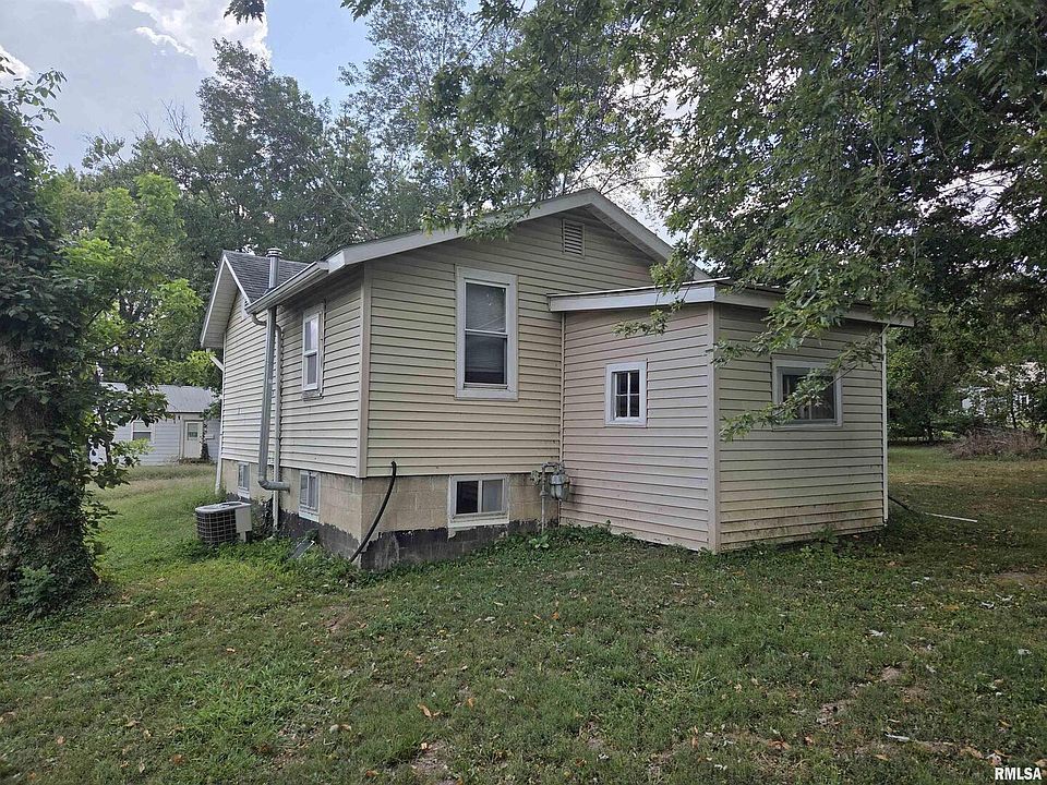2nd image of 306 E Cherry St