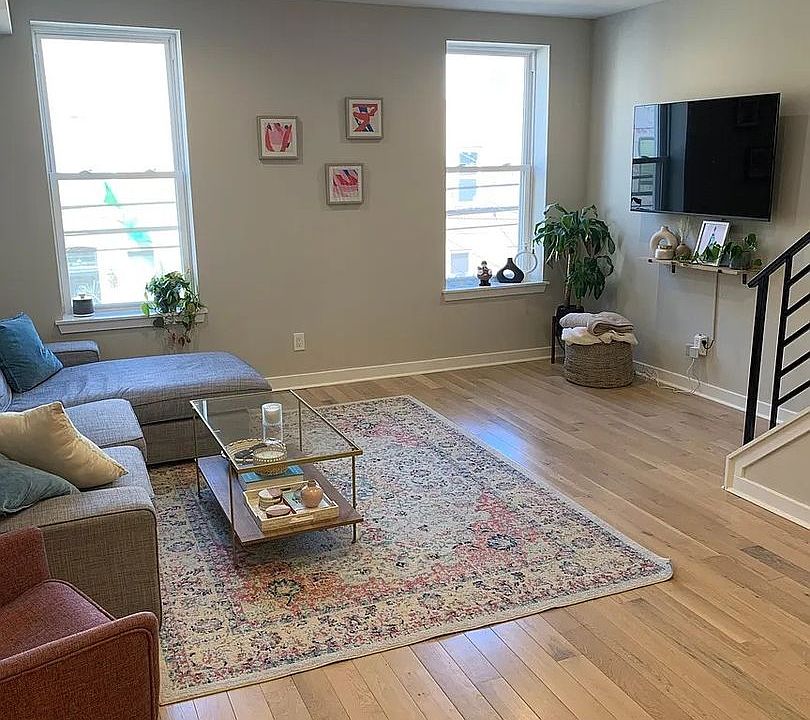 1st image of 1520 Catharine St #2F