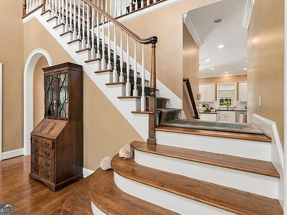 5th image of 112 Gleneagles Cir