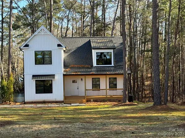 715 Emerald Shores Rd, Mount Gilead, NC 27306