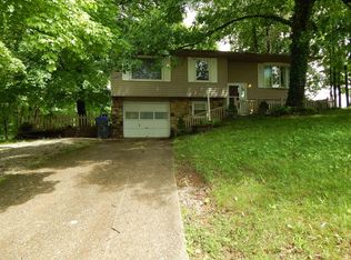 930 N Chandler Dr, Ellettsville, IN 47429
