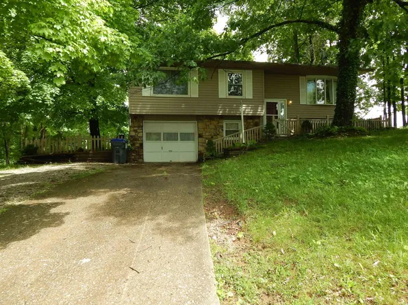 930 N Chandler Dr, Ellettsville, IN 47429