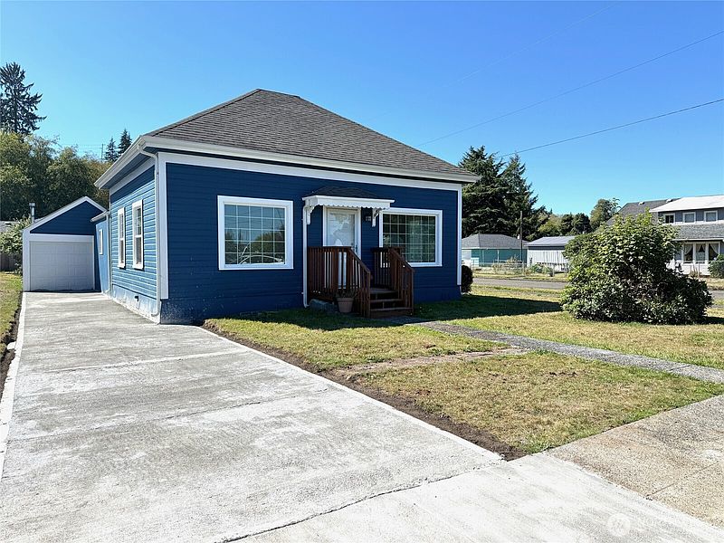 2nd image of 1304 5th Street