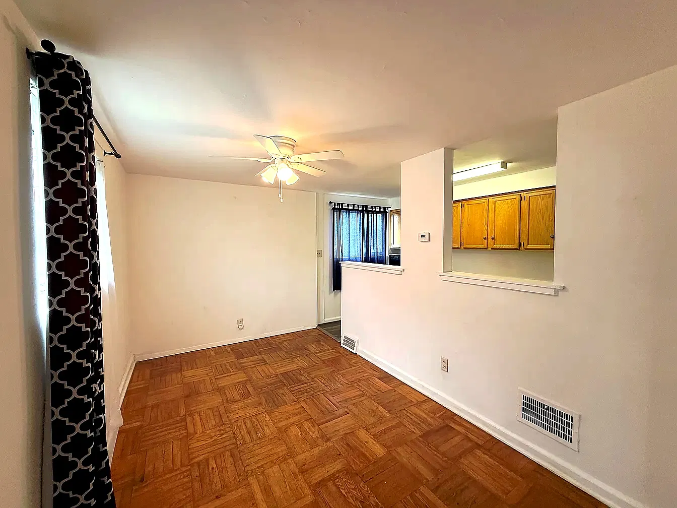 4 bed, 1405 sqft, $2,300 — Photo 3