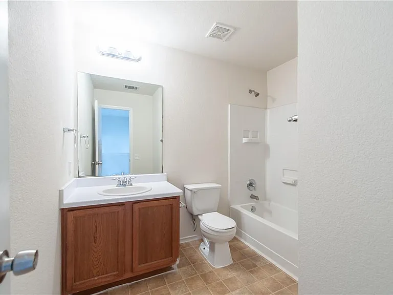 7409 Elk Pass Dr — Photo 10