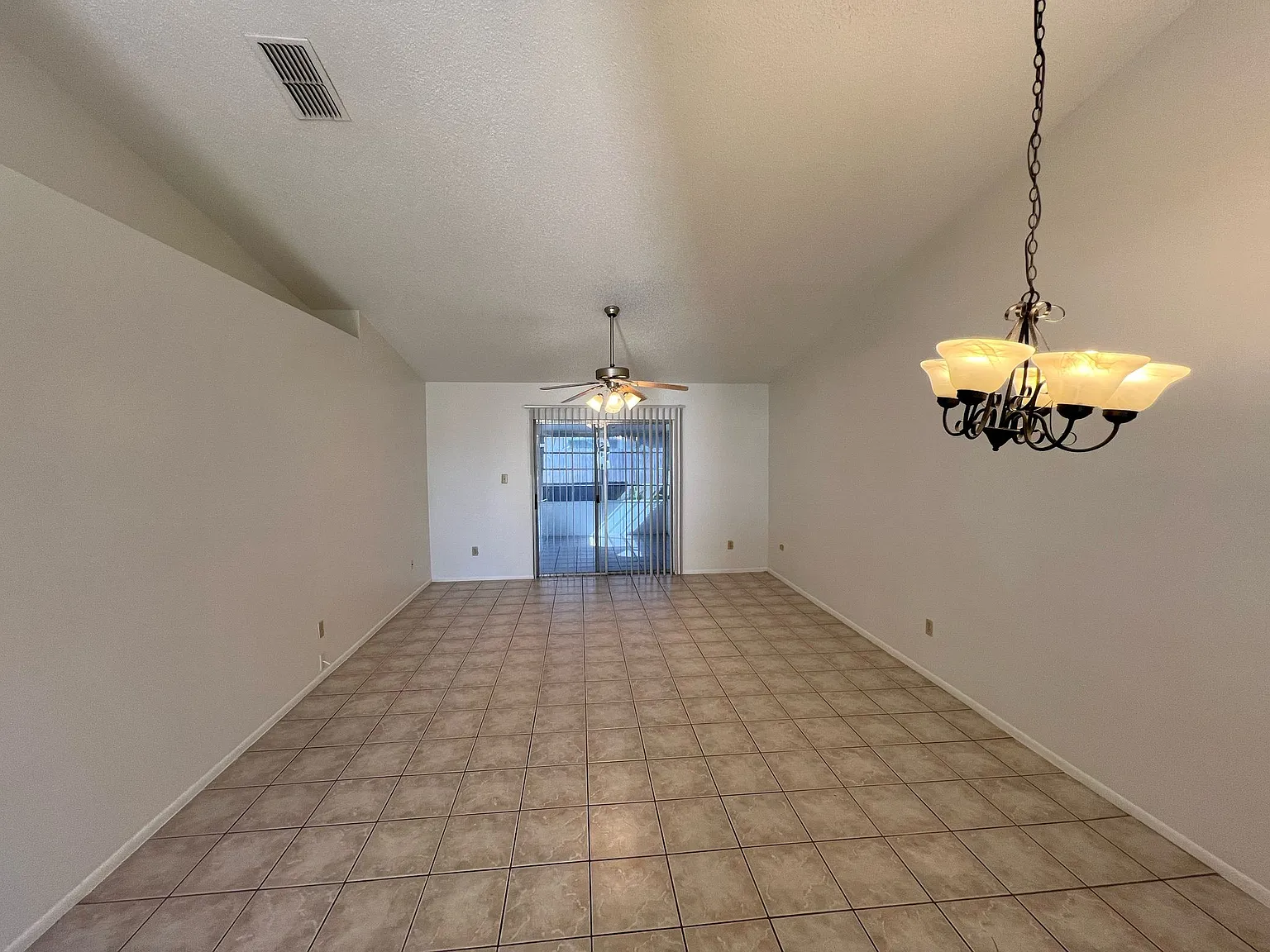 3160 Smoke Signal Cir Kissimmee, 34746 - 1 — Photo 4