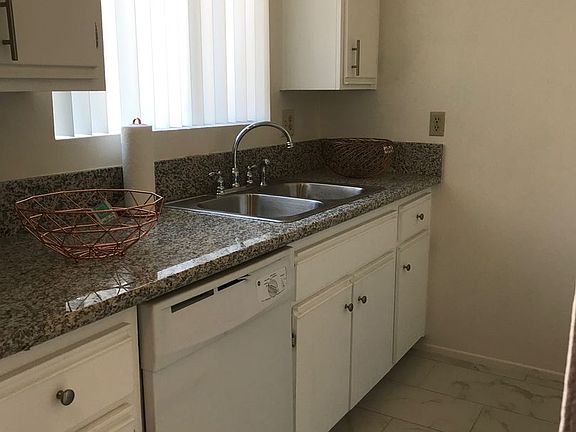 5th image of 1116 Elm Ave Unit 3