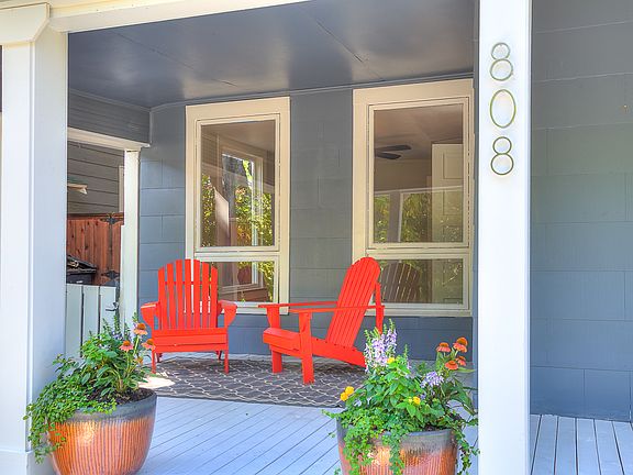5th image of 808 NW 19th St