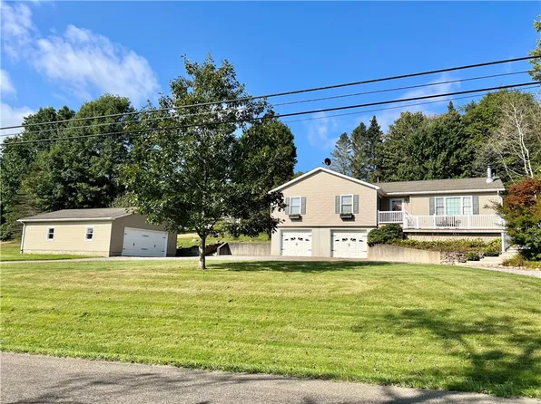 1283 N Main St, Russell, PA 16345