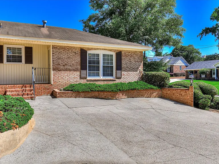 2705 Bolling Rd — Photo 6