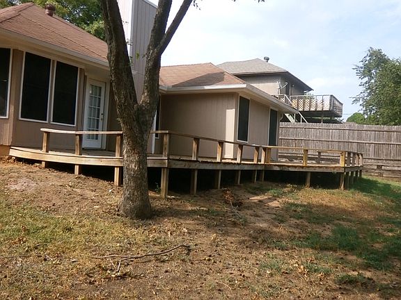 2nd image of 637 Ozark Ave